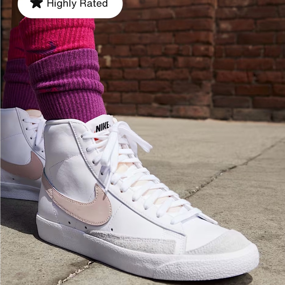 Nike White and Pink Blazer Mid ‘77